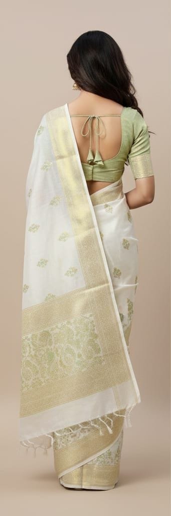 Handloom Woven White Saree With Traditional Pattern
